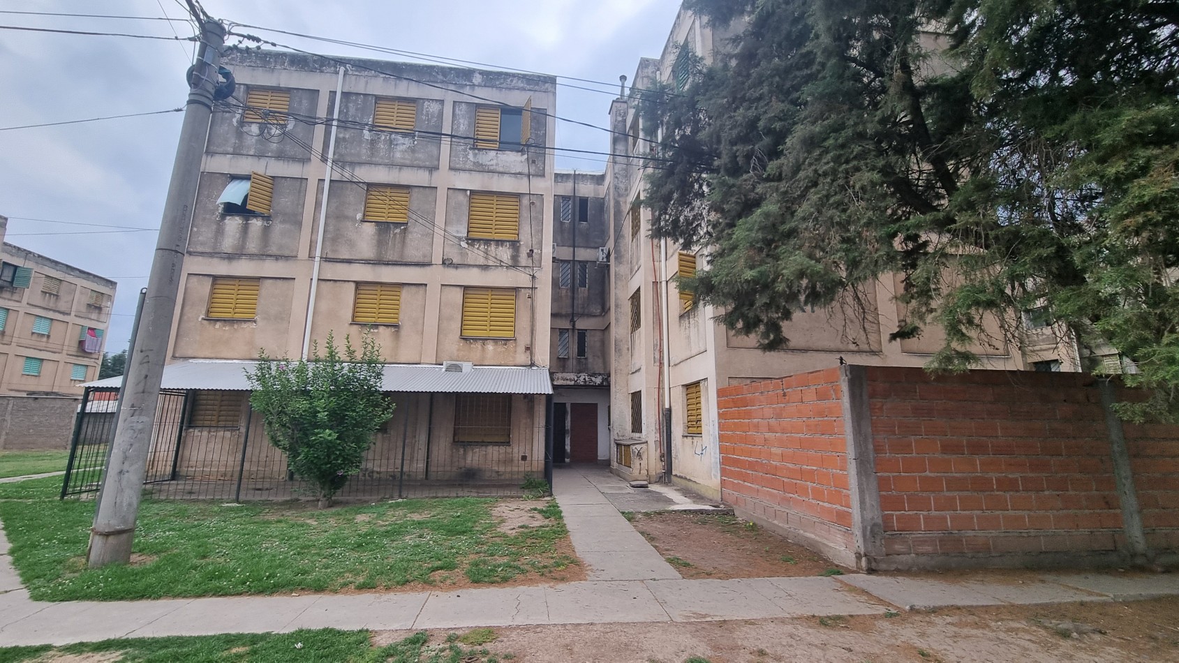 DEPARTAMENTO EN VENTA DE TRES (3) DORMITORIOS EN AMPLIACION BANCARIO - 1er PISO