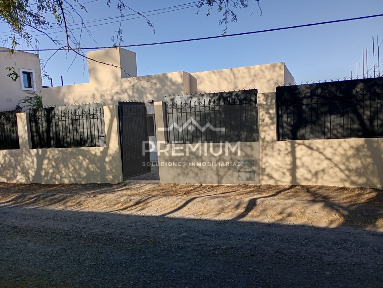 CASA EN VENTA EN SAN LUIS 4 DORMITORIOS 