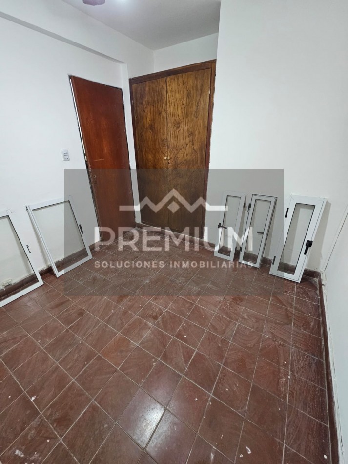 DEPARTAMENTO EN VENTA EN BARRIO ARTURO ILLIA DE DOS DORMITORIOS 1er PISO