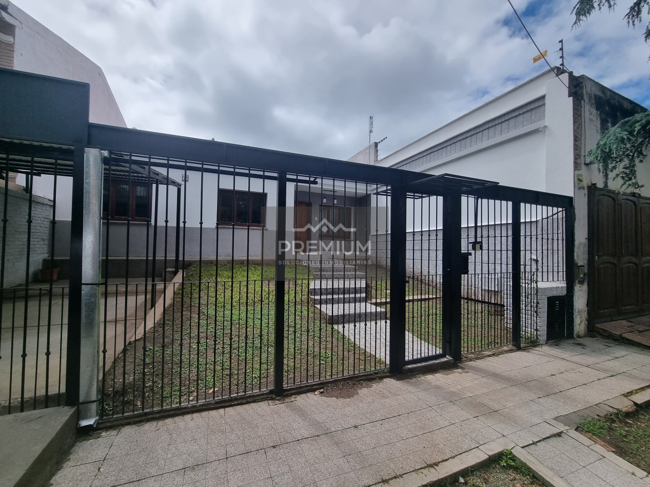 CASA DE TRES DORMITORIOS A ESTRENAR EN VENTA EN BARRIO TRES CERRITOS