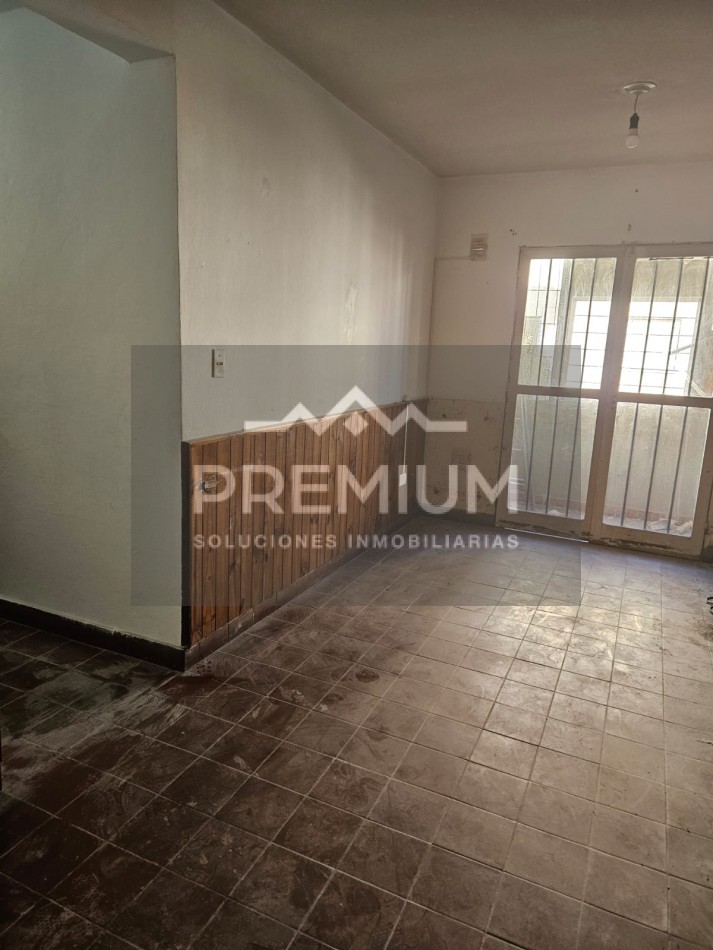 DEPARTAMENTO EN VENTA EN BARRIO ARTURO ILLIA DE DOS DORMITORIOS 1er PISO