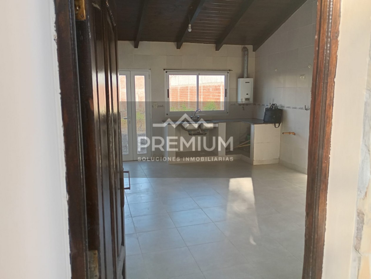 CASA EN VENTA EN SAN LUIS 4 DORMITORIOS 