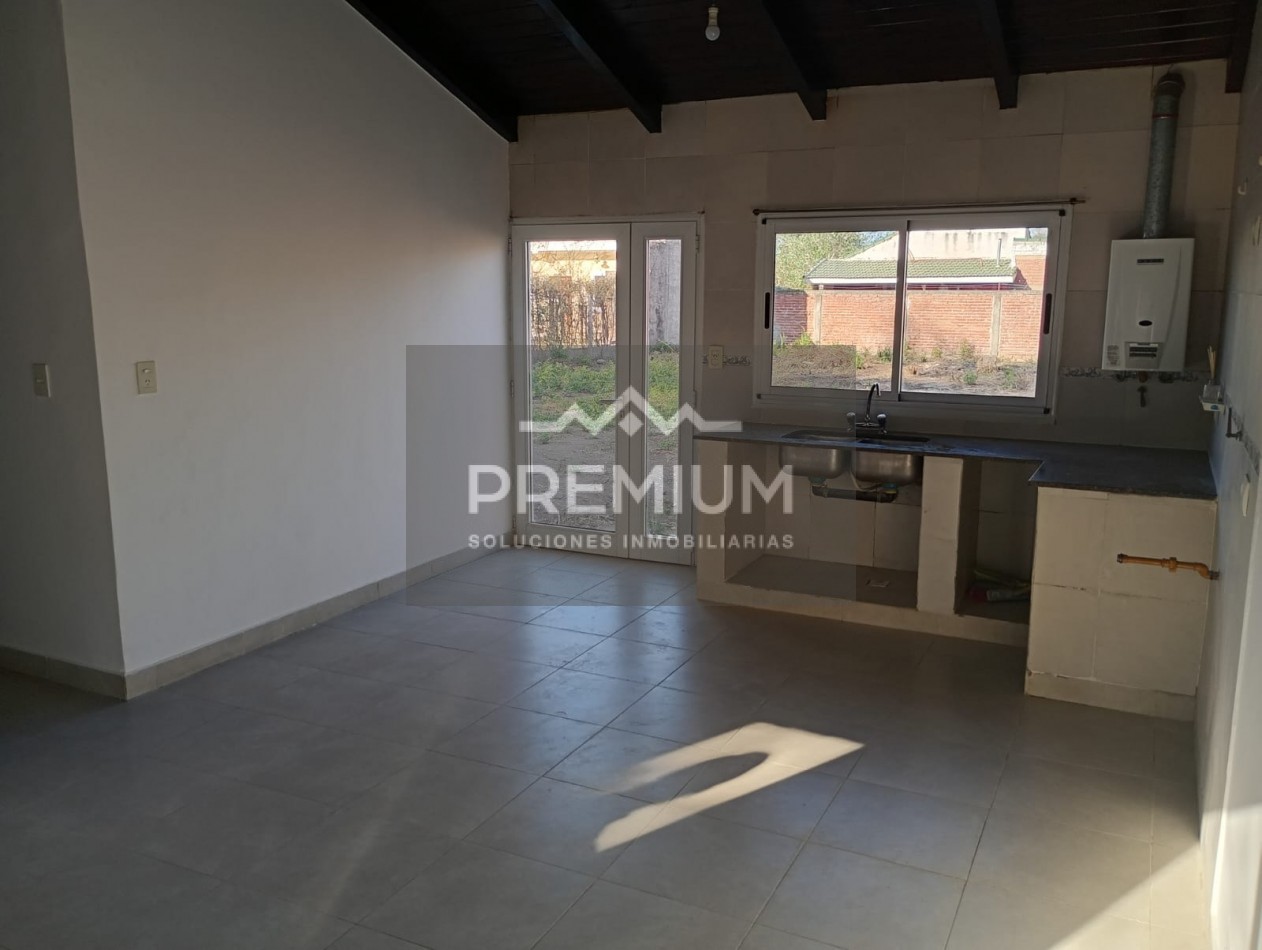 CASA EN VENTA EN SAN LUIS 4 DORMITORIOS 